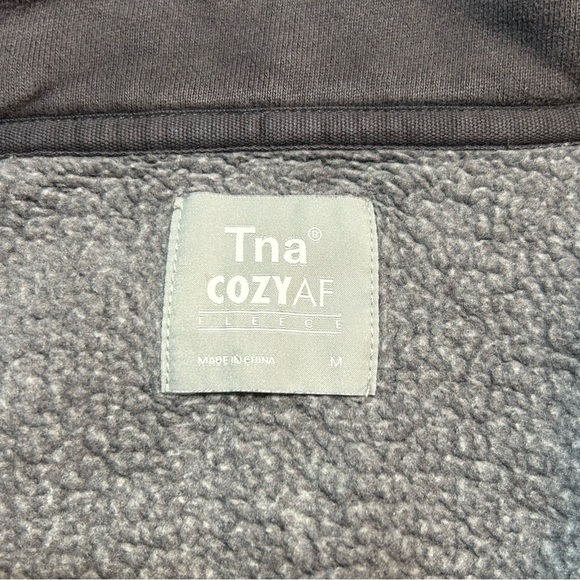 Tna Aritzia Cozy Fleece Perfect Quarter Zip Sweatshirt Black Cropped - Picture 3 of 6